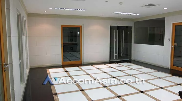 6  Office Space For Rent in Sukhumvit ,Bangkok BTS Ekkamai at Compomax Building AA18840